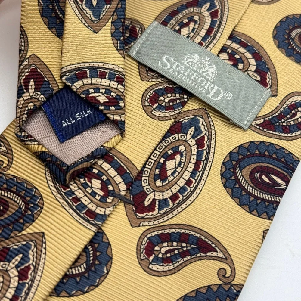 Stafford Executive Mens Gold Paisley Medallion Silk Necktie Made in‎ USA 4 Inch